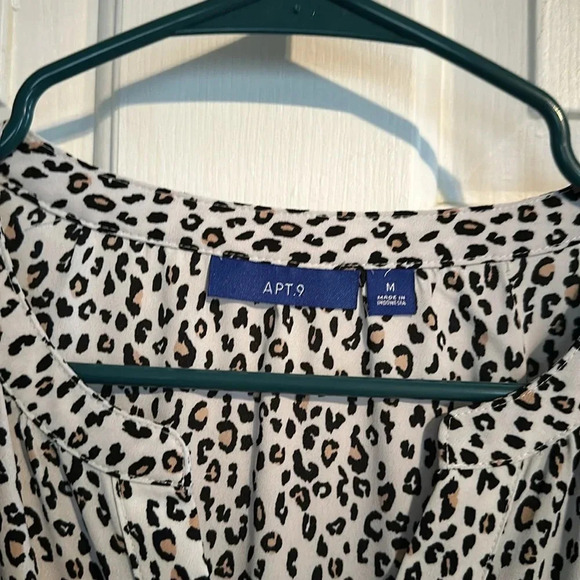 Apt. 9 Button Down Leopard Top Medium - Picture 4 of 4
